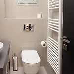 Ag Rodon, Seaview Apartman *